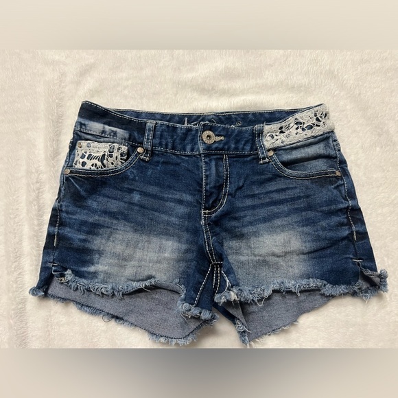 Ariya Denim Jeans - Picture 1 of 3